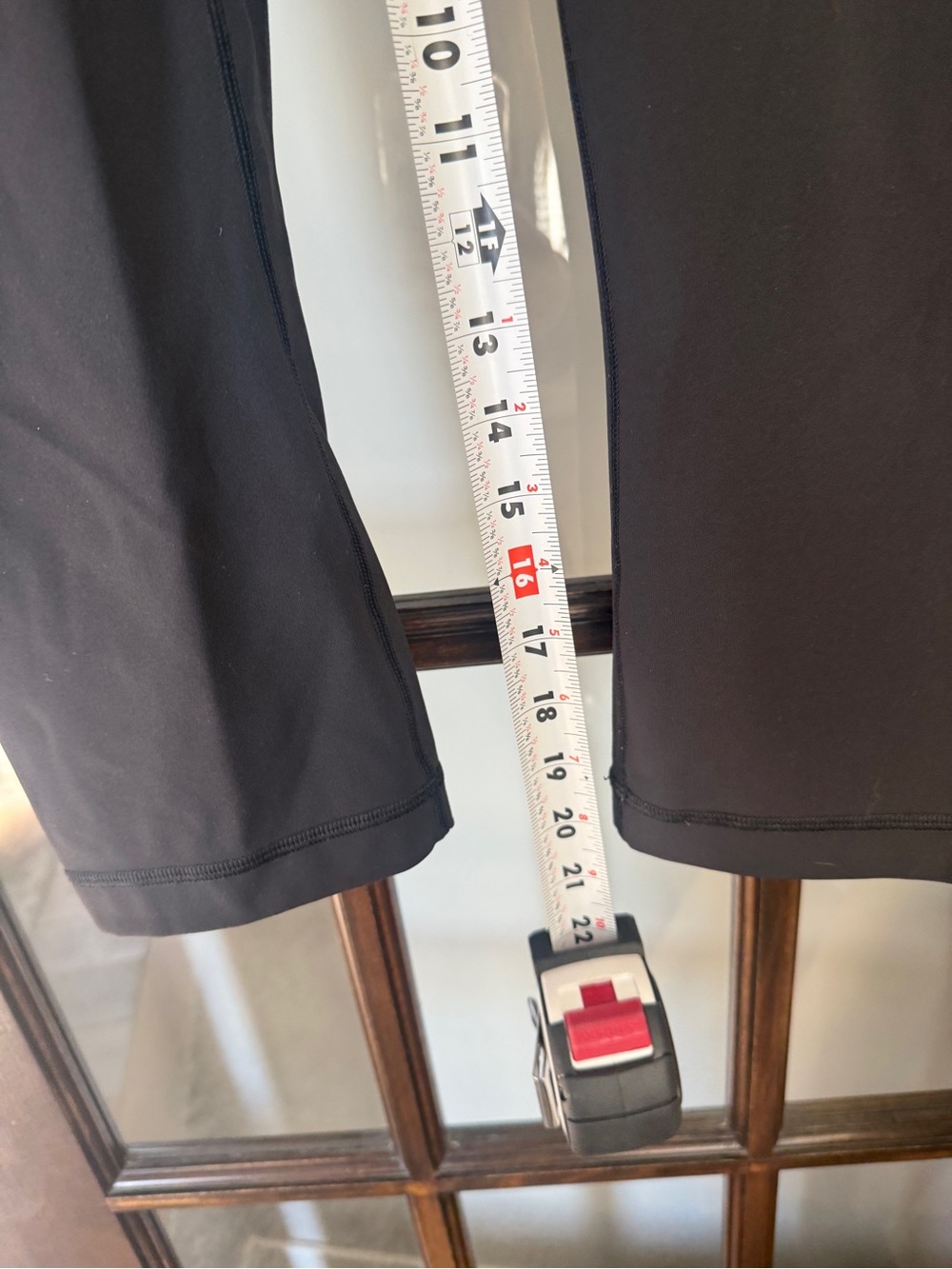 lululemon athletica Women’s Black Capri Leggings (10) - Picture 5 of 5